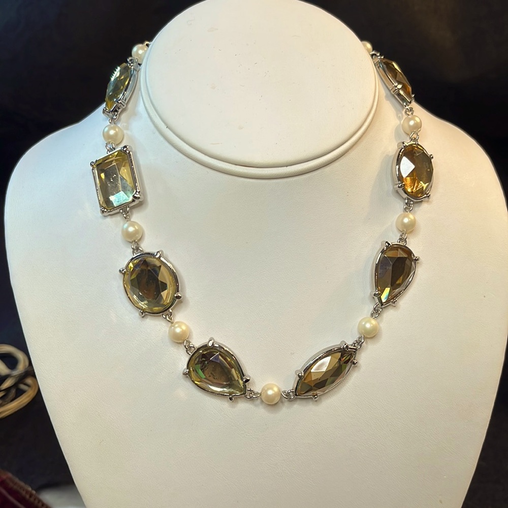Beautiful Lia Sophia Statement Necklace with large stones and faux pearls! NWT